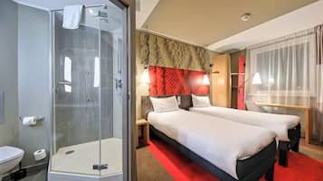 Twin Room, 2 Single Beds | Desk, soundproofing, free WiFi, bed sheets