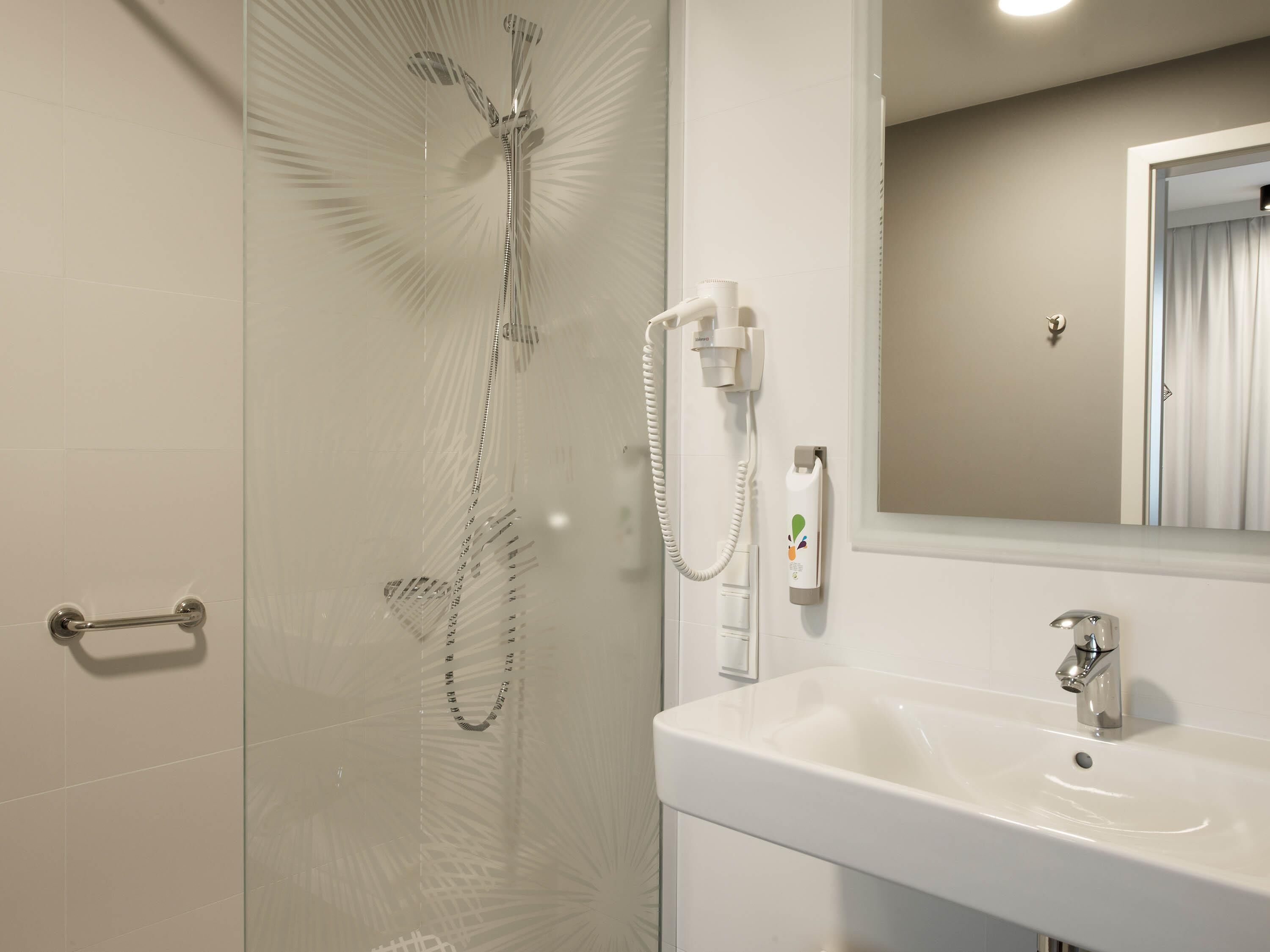 in-room safe, desk, laptop workspace, soundproofing