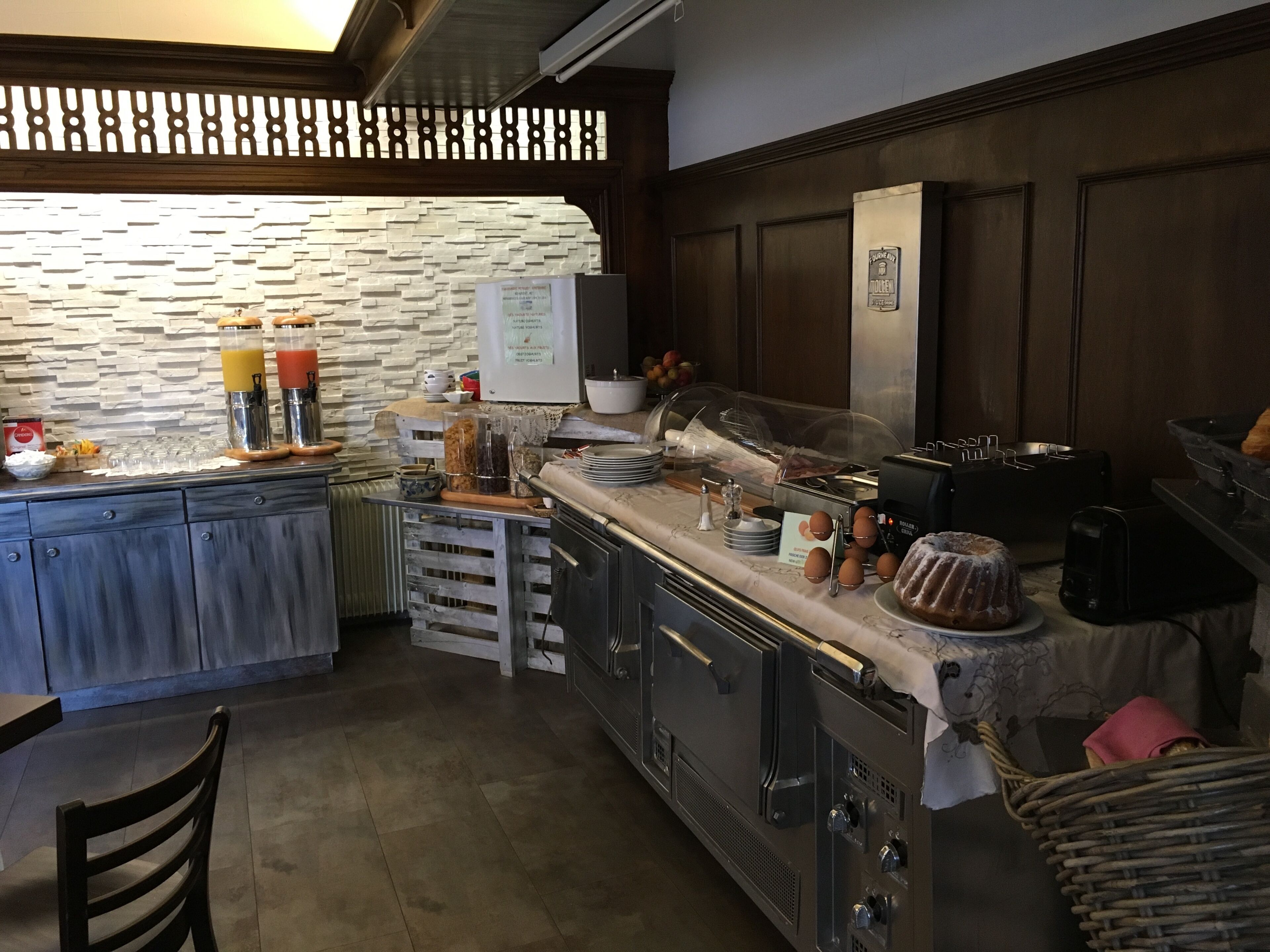 daily buffet breakfast (eur 10.00 per person)