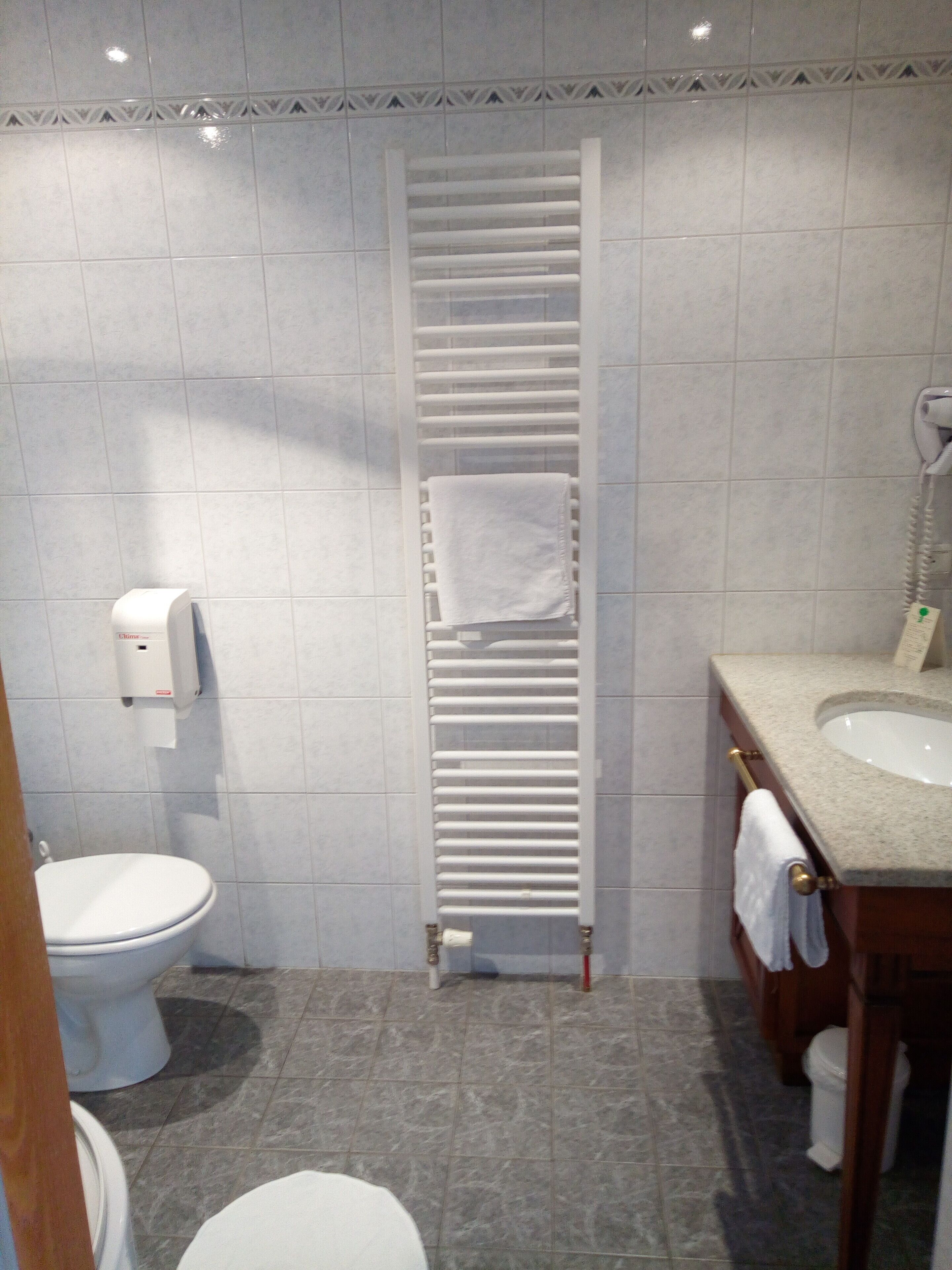 comfort room | bathroom | shower, free toiletries, hair dryer, towels