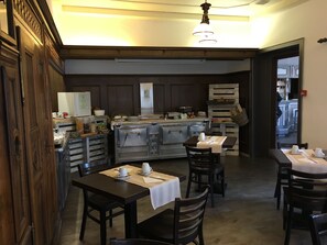 Daily buffet breakfast (EUR 10.00 per person) - Hotel Restaurant Le Bristol (Niederbronn-les-Bains)