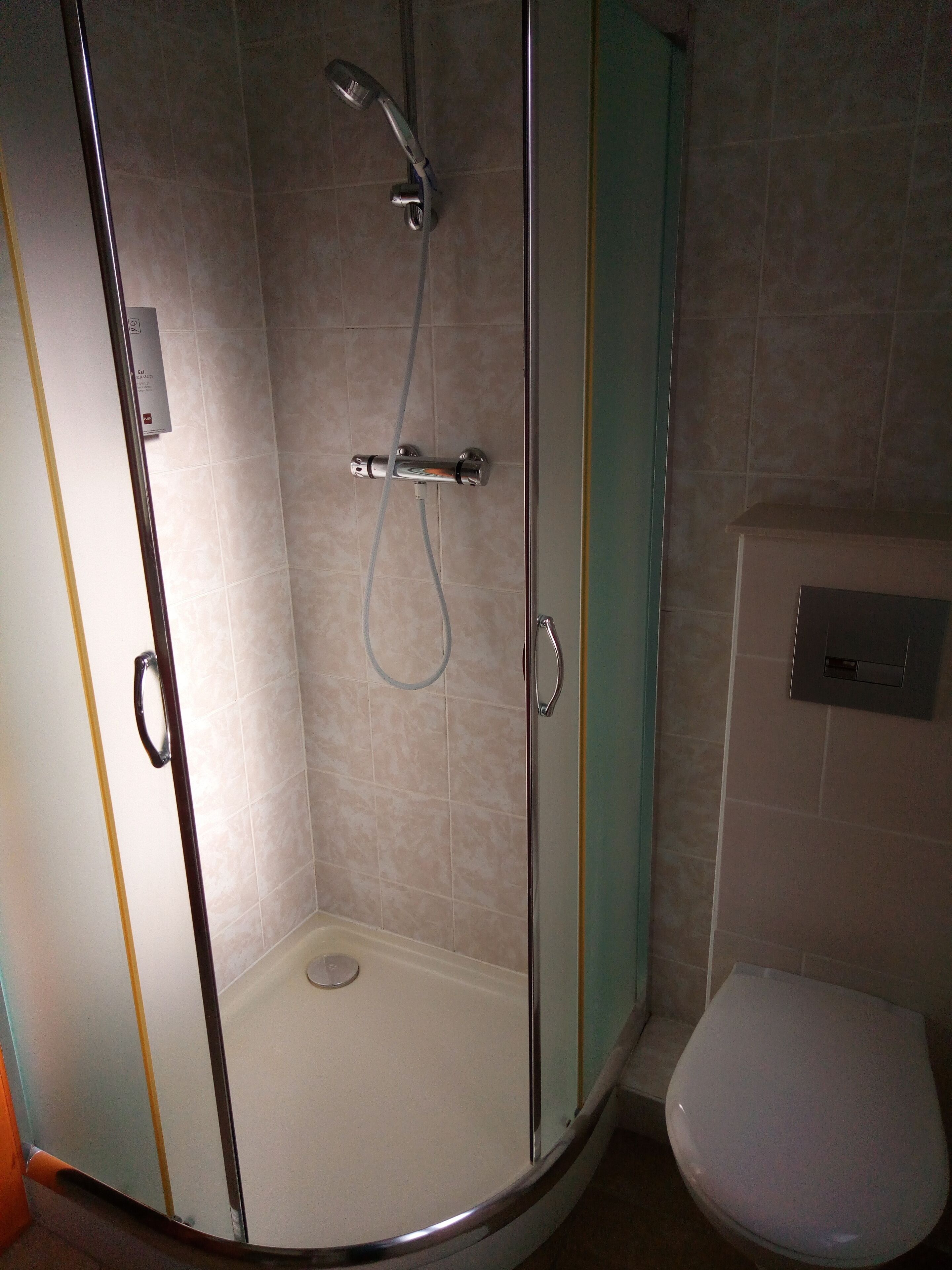 single room | bathroom | shower, free toiletries, hair dryer, towels