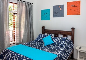 Quarto casal conforto, vista para a piscina | Cortinas blackout, Wi-Fi de cortesia, roupa de cama