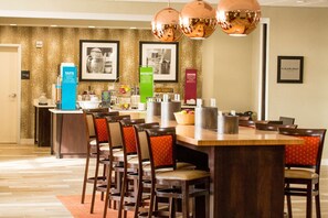 Restaurant - Hampton Inn McPherson (McPherson)