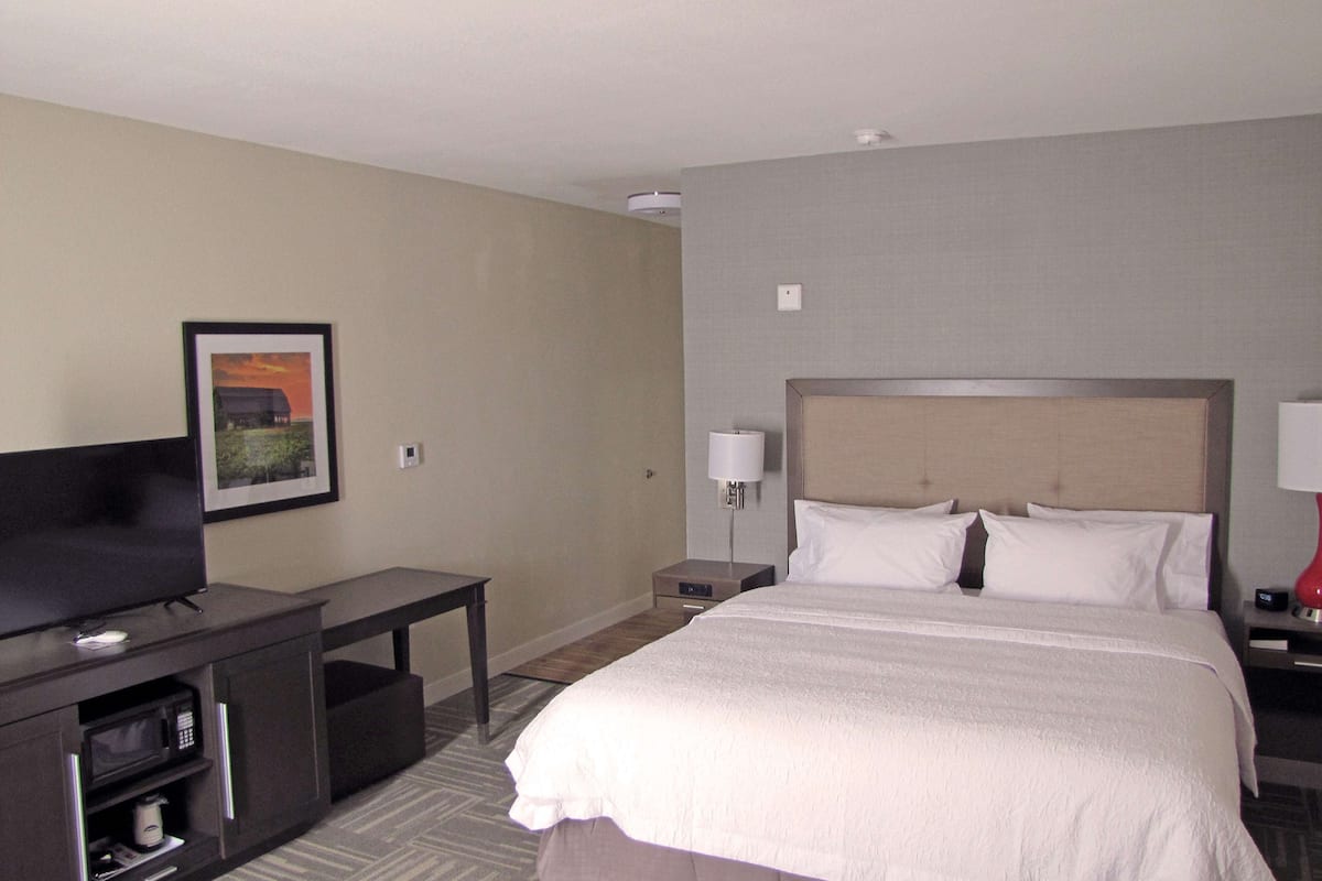 1 bedroom, in-room safe, desk, iron/ironing board