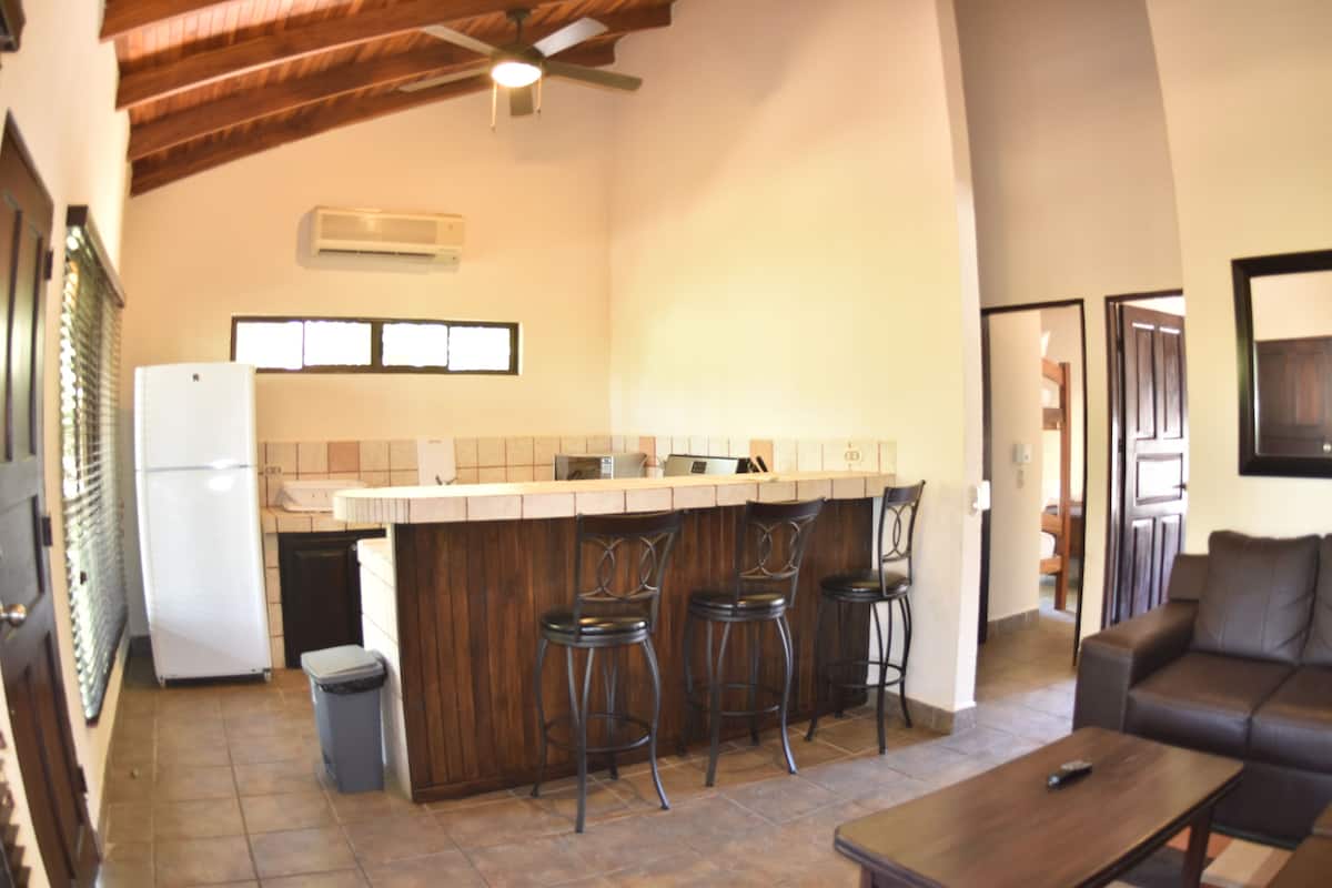 Superior Apartment, 2 Bedrooms, Kitchen | In-room dining