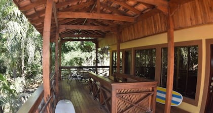 Casa Aura Beachfront Premium Hostel