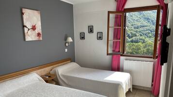 Apartment, 2 Bedrooms, Non Smoking | In-room safe, desk, soundproofing, iron/ironing board
