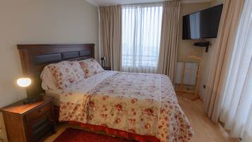 Apartment, 1 Bedroom (N°2001) | 1 bedroom, premium bedding, desk, iron/ironing board