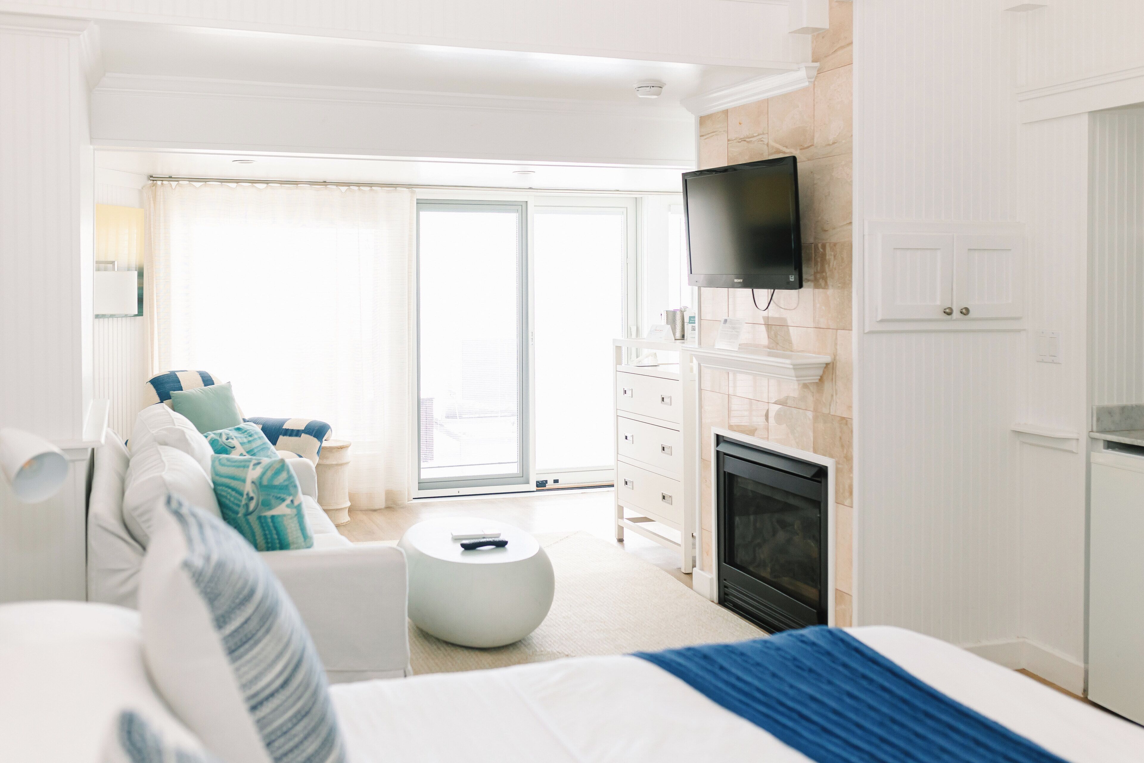 oceanview king | iron/ironing board, travel cot, free wifi, bed sheets