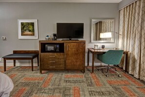 Literie de qualité, coffre-fort, bureau