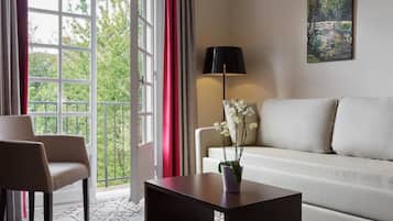 In-room safe, desk, iron/ironing board, free WiFi