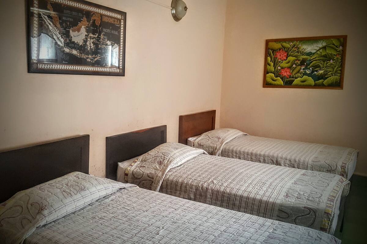 Habitación triple | Escritorio y wifi gratis