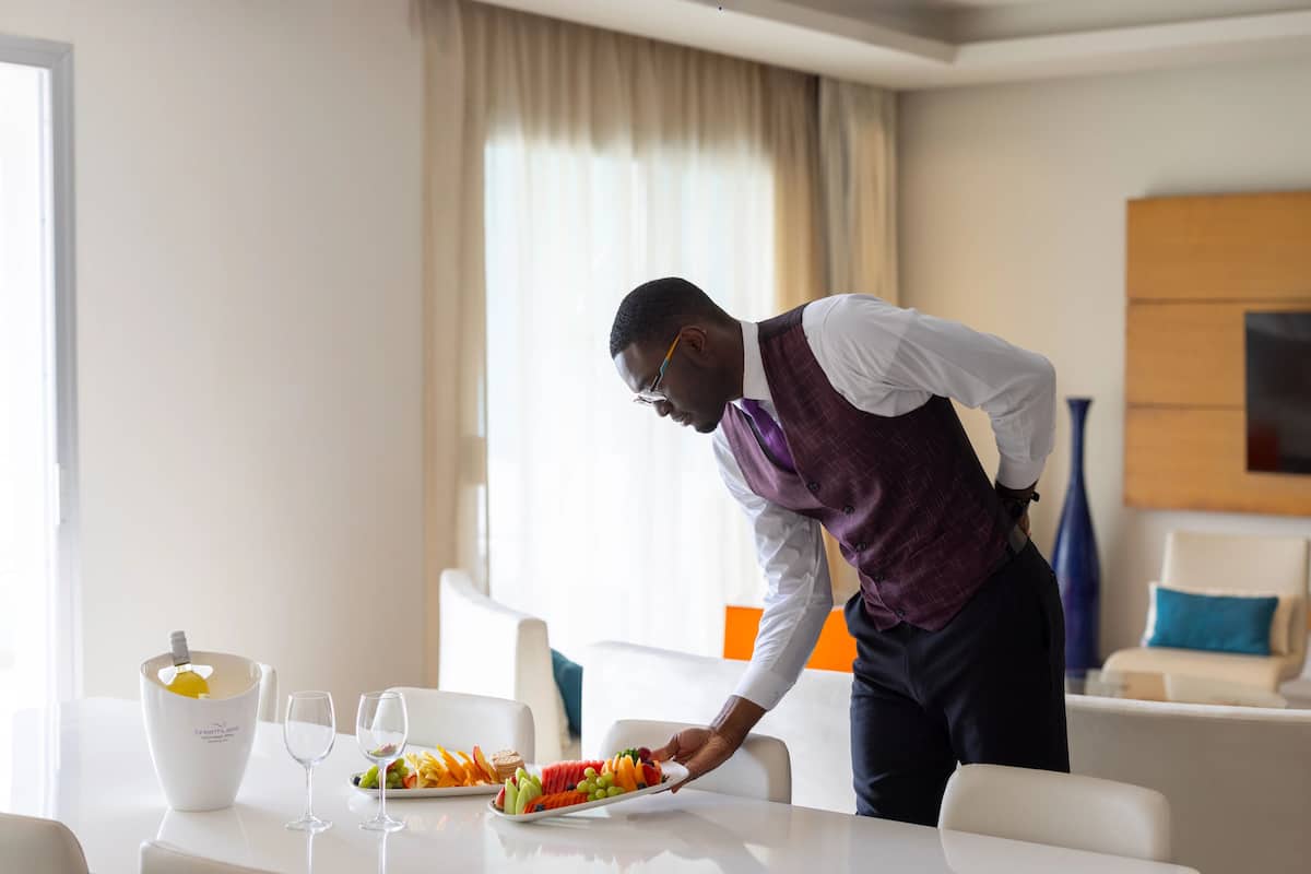 Luxe beddengoed, een gratis minibar, een kluis op de kamer, een bureau