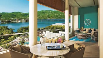 Xhale Club Presidential Suite King Ocean View | ํ
๋ผ์ค/ํํฐ์ค