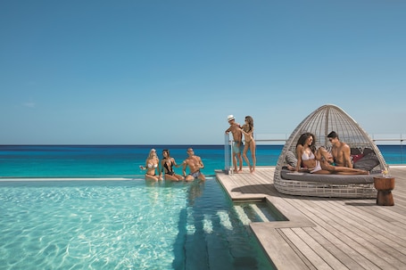 2 outdoor pools, pool umbrellas, sun loungers