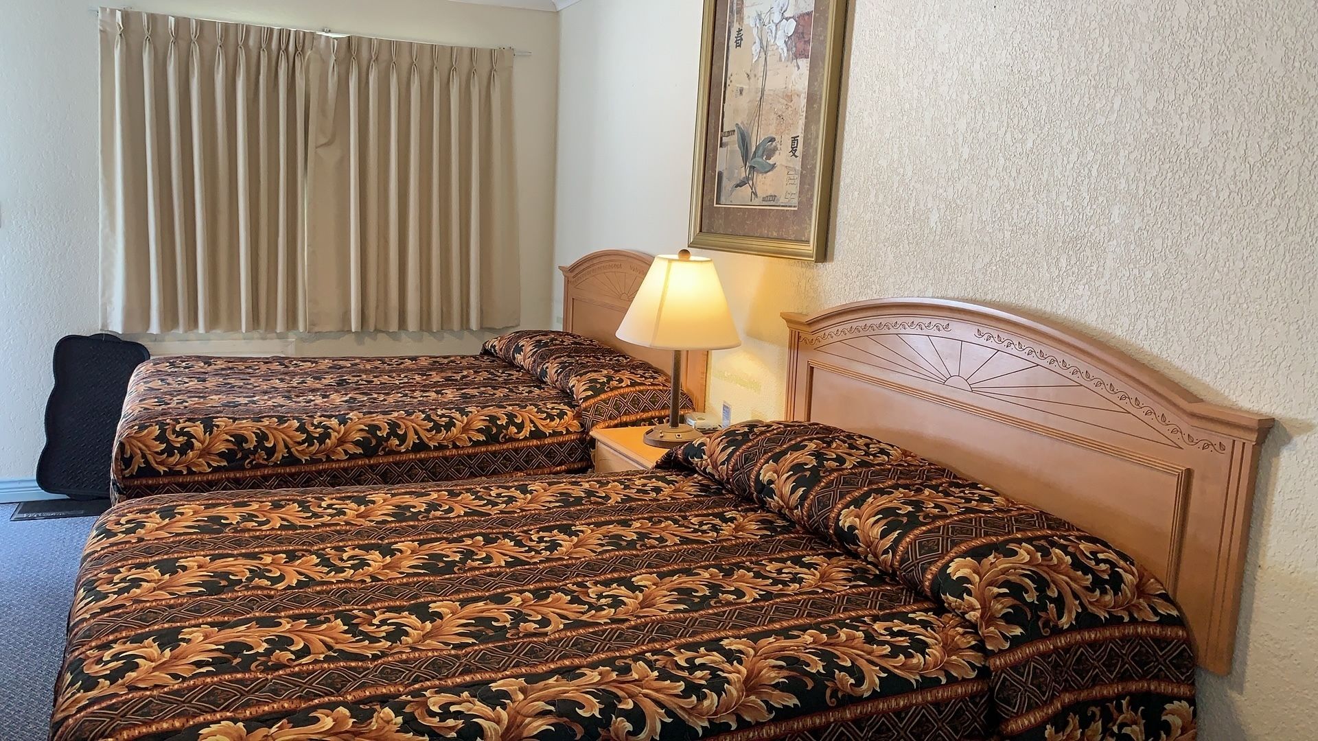 Standard Double Room, 2 Double Beds | Iron/ironing board, free WiFi