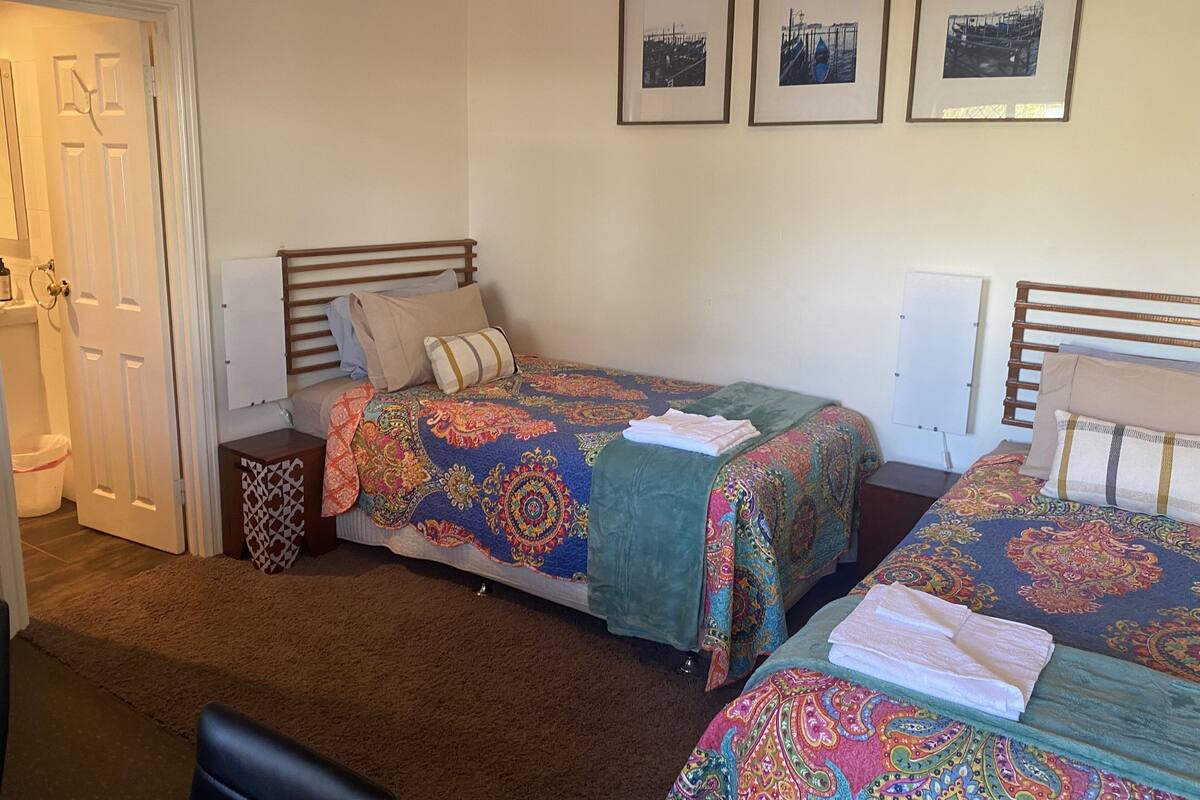 King Twin Single | Individually decorated, individually furnished, iron/ironing board