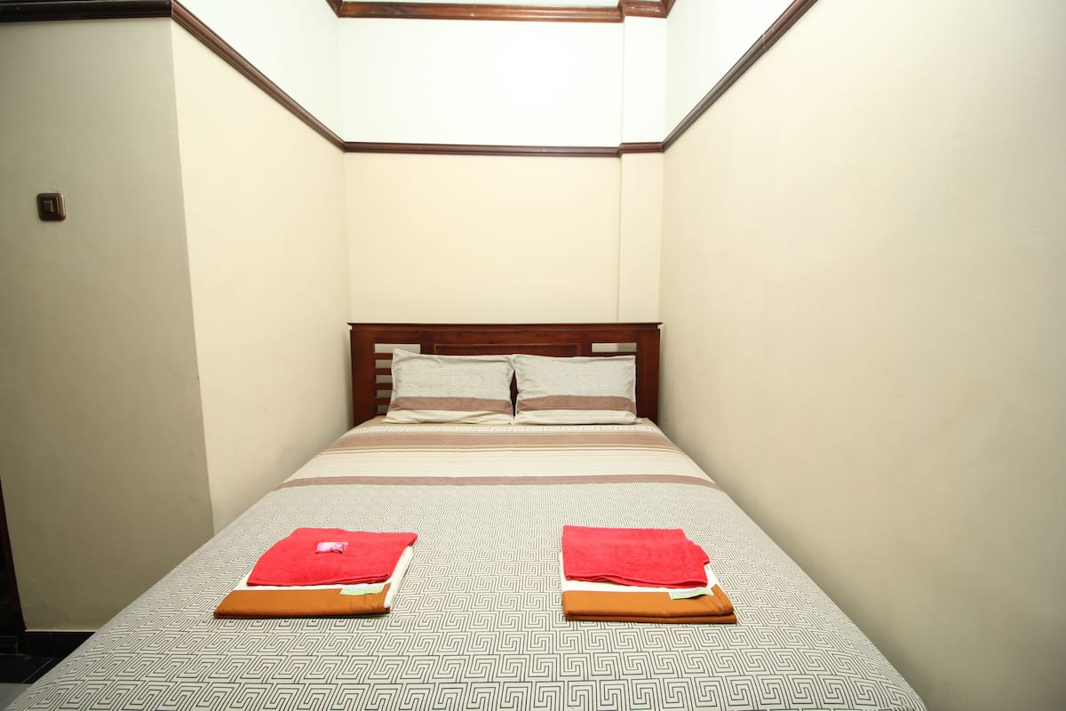 Standard Room with AC | Desk, WiFi (free)