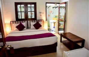 Deluxe Room (Non AC) | Bathroom | Shower, free toiletries, hair dryer, bathrobes