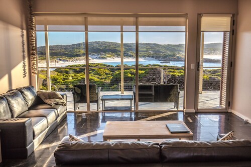 Hanson Bay Wildlife Sanctuary and Cabins