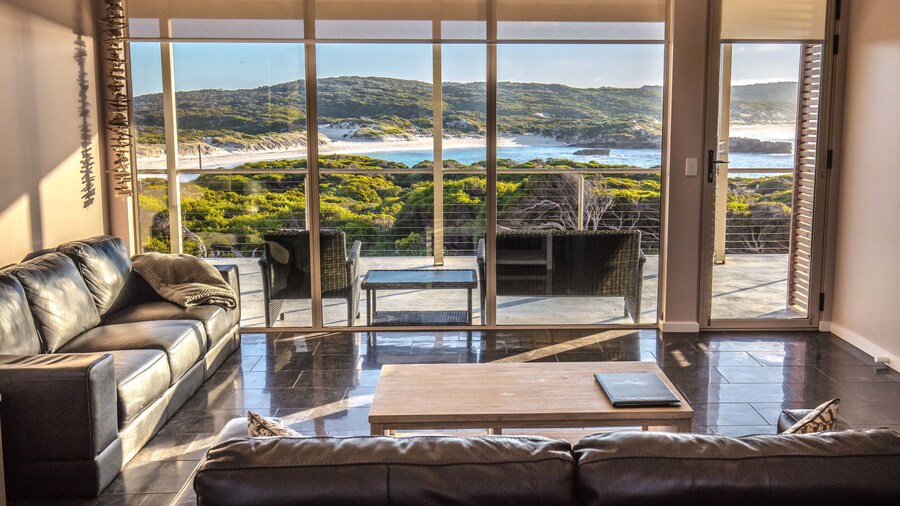 Hanson Bay Wildlife Sanctuary and Cabins