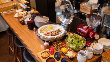 Daily buffet breakfast for a fee