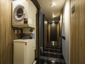Laundry room - APA Hotel Ochanomizu Ekikita (Tokyo)