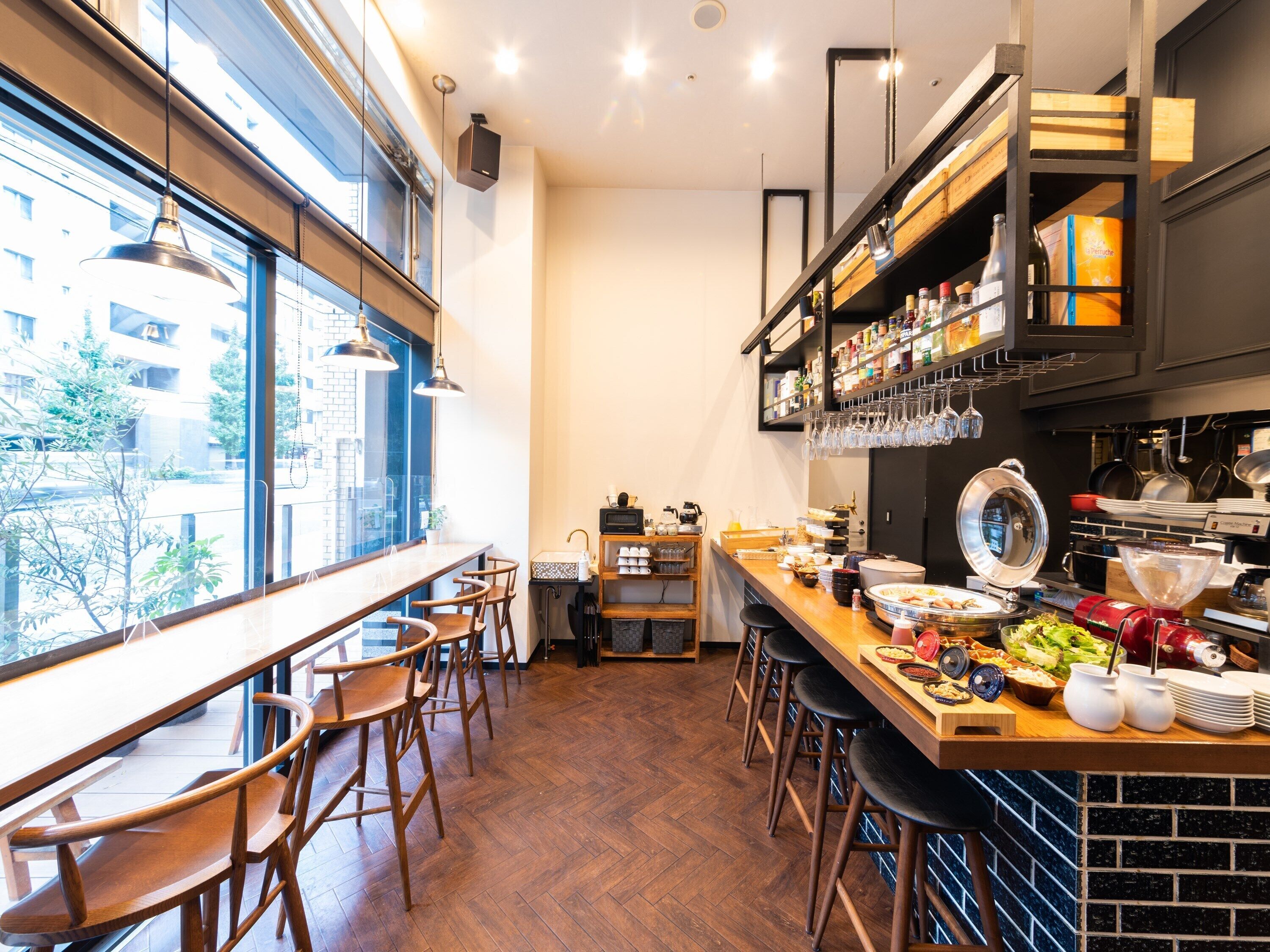 Daily buffet breakfast for a fee