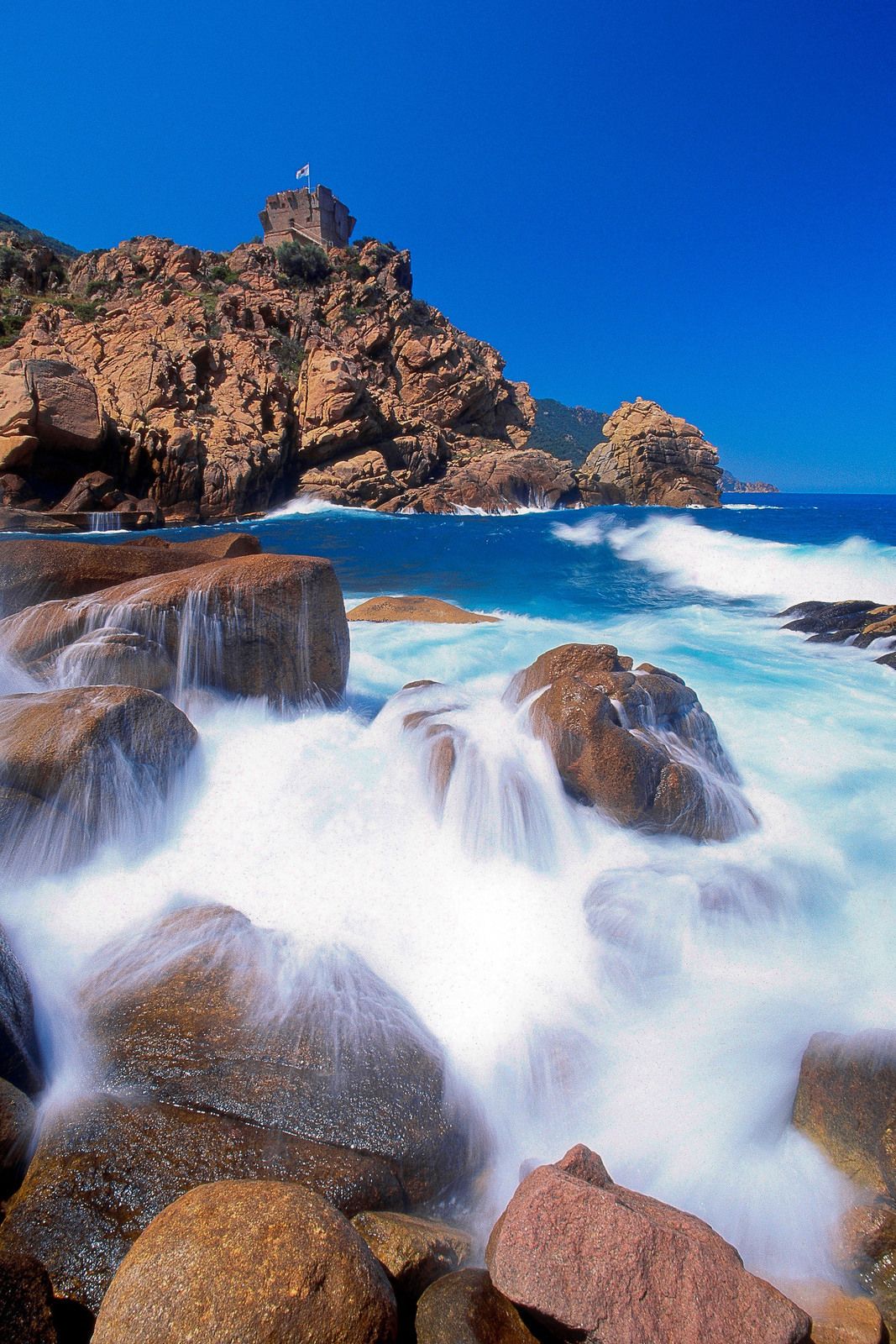 بالقرب من الشاطئ