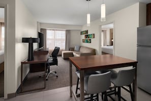 Down duvets, desk, laptop workspace, iron/ironing board - Residence Inn by Marriott Kingston (Kingston)
