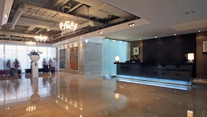 Lobby - Ramada Hotel & Suites Seoul Namdaemun (Seoul)