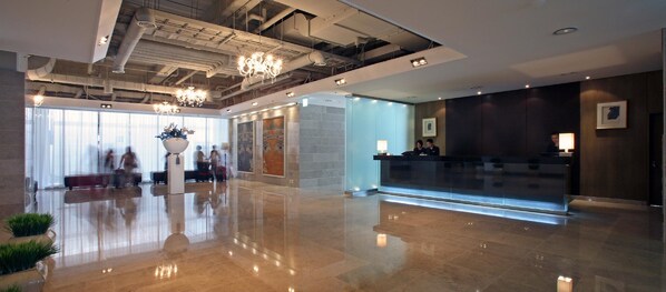 Lobby - Ramada Hotel & Suites Seoul Namdaemun (Seoul)