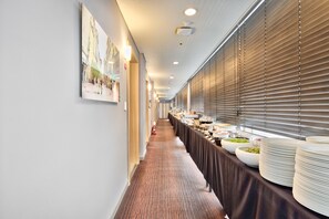 Daily buffet breakfast (KRW 19360.00 per person) - Ramada Hotel & Suites by Seoul Namdaemun (Seoul)