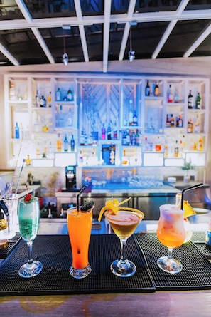 Bar (on property) - Solea Mactan Resort (Cordova)
