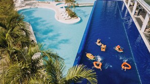 7 udendørs pools, gratis hytter, liggestole