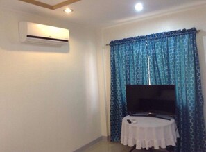 Quarto luxo, 1 cama King | Comodidades do quarto