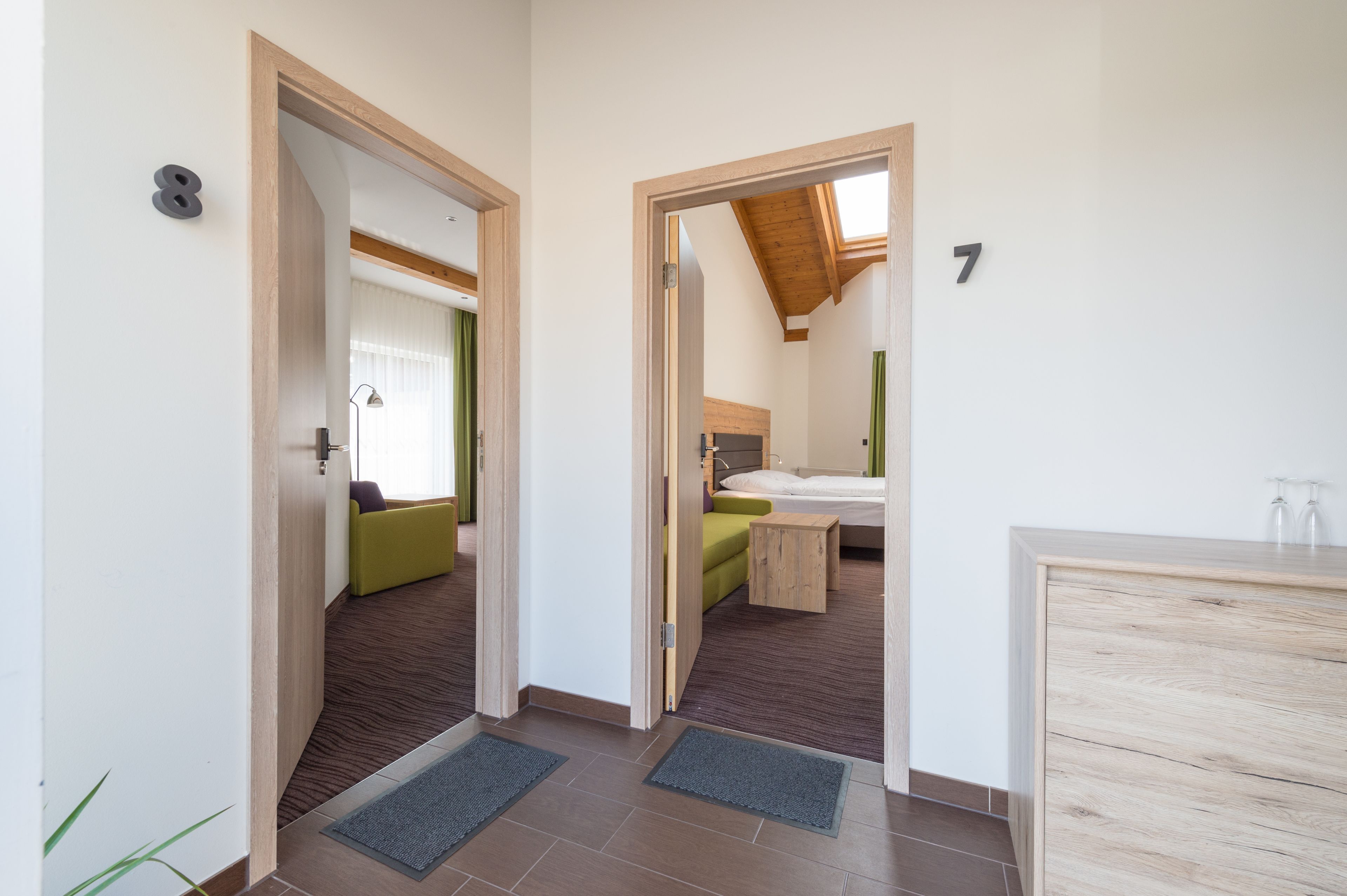 ห้องซูพีเรียดับเบิล | ห้องพักตกแต่งอย่างมีเอกลักษณ์, ตกแต่งพิเศษโดยเฉพาะ, โต๊ะทำงาน