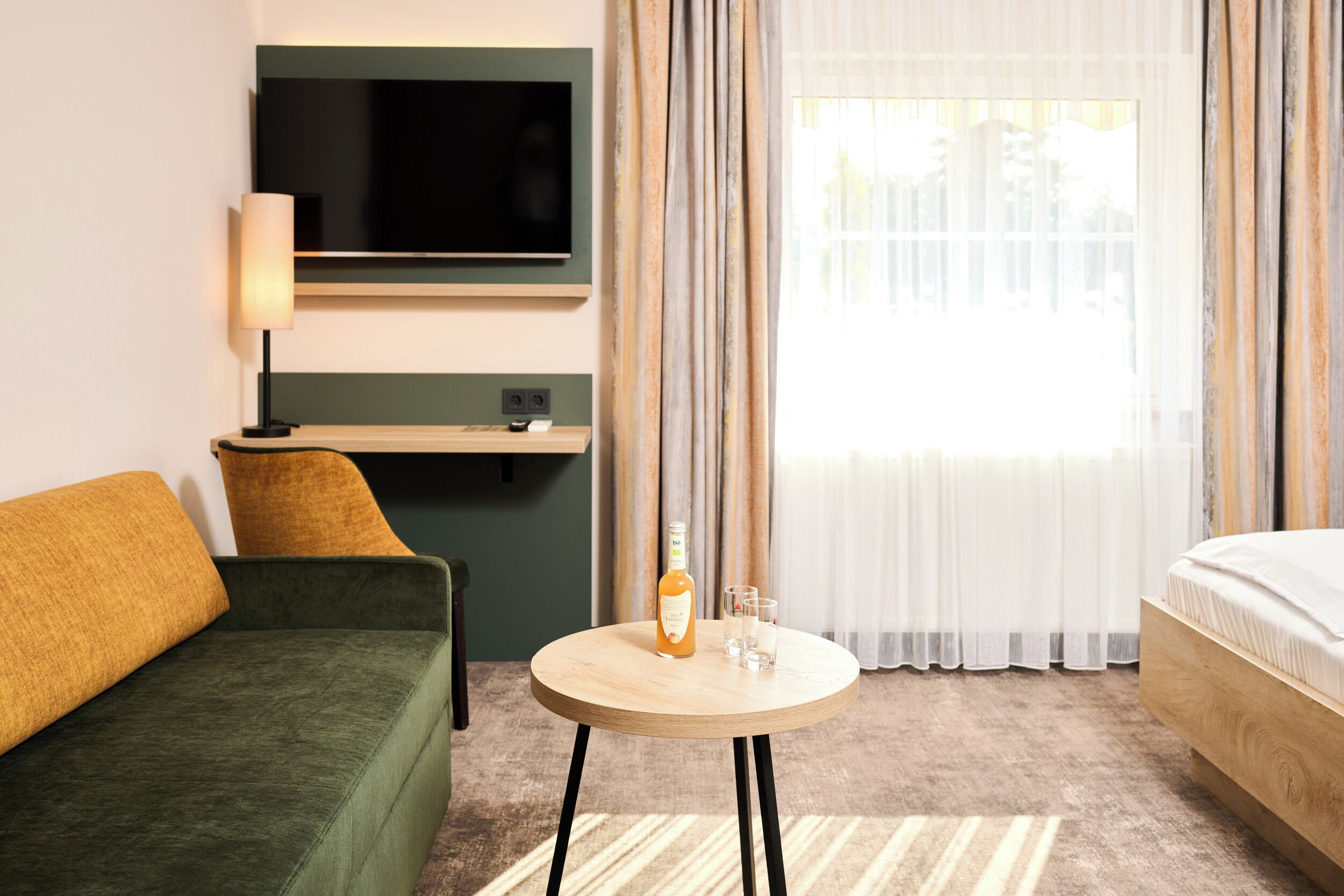 individually decorated, individually furnished, desk, laptop workspace