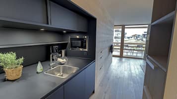 Premium Condo, 1 Double Bed, Kitchen (cleaning fee 55 EUR per stay excluded) | Private kitchen | Fridge, microwave, oven, stovetop