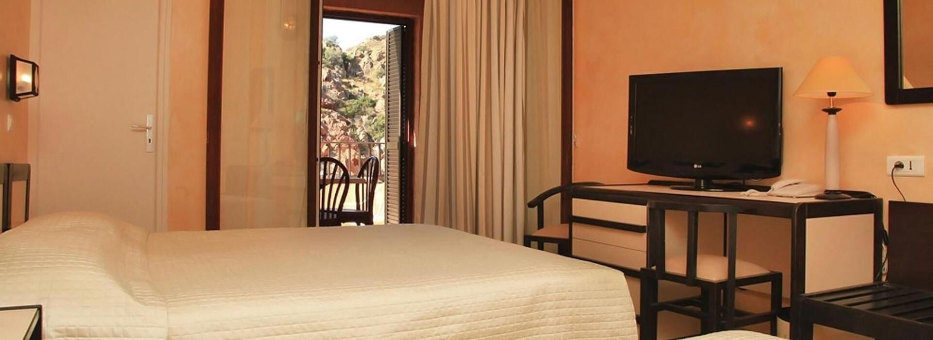 1 bedroom, laptop workspace, free wifi, bed sheets