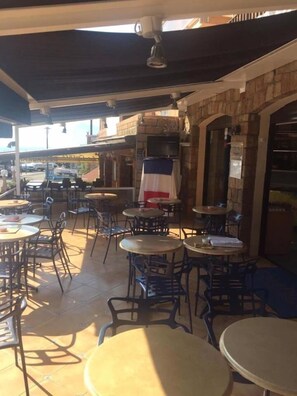 Breakfast, lunch, dinner served; ocean views