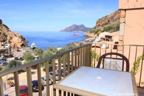 Quarto casal, vista para o mar, no piso térreo | Vista do quarto