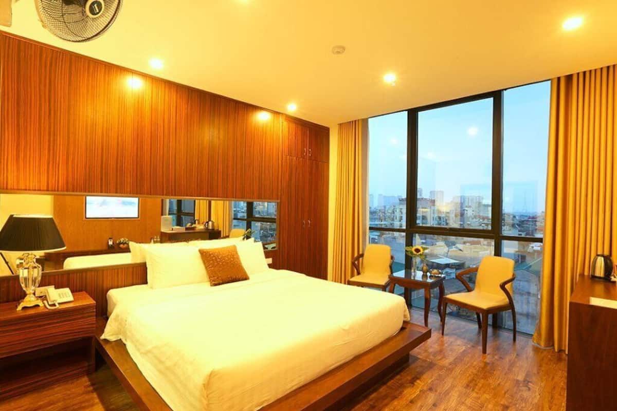 Au Viet Suite (Single Use) | Minibar, una cassaforte in camera, una scrivania, insonorizzazione