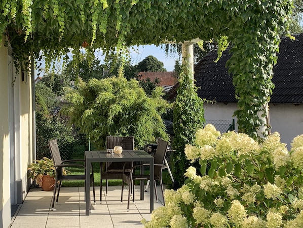 Comfort-Apartment, 3 Einzelbetten, barrierefrei (Geheimtipp) | Terrasse/Patio