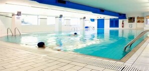 Hồ bơi trong nhà 