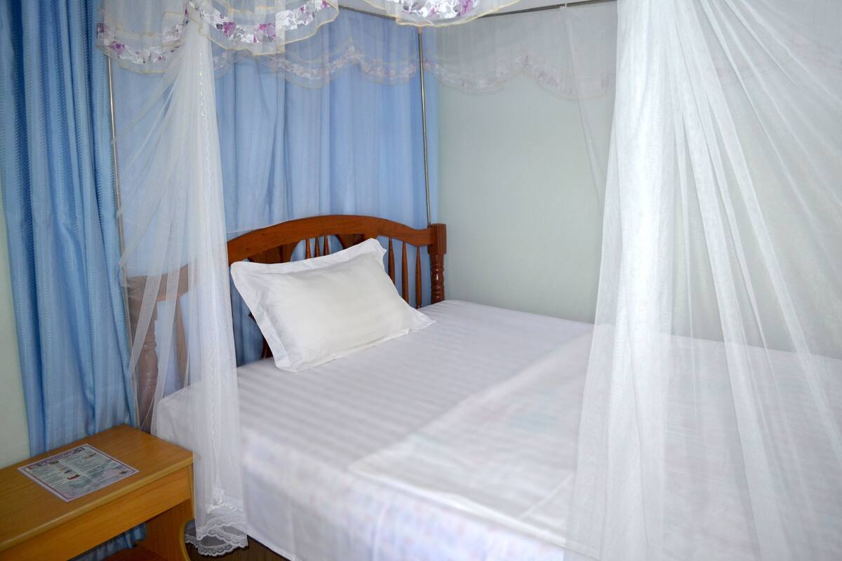 Single Room, Garden View | In-room safe, desk, iron/ironing board, cribs (free)