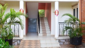 Property entrance - Home Inn (Kampala)
