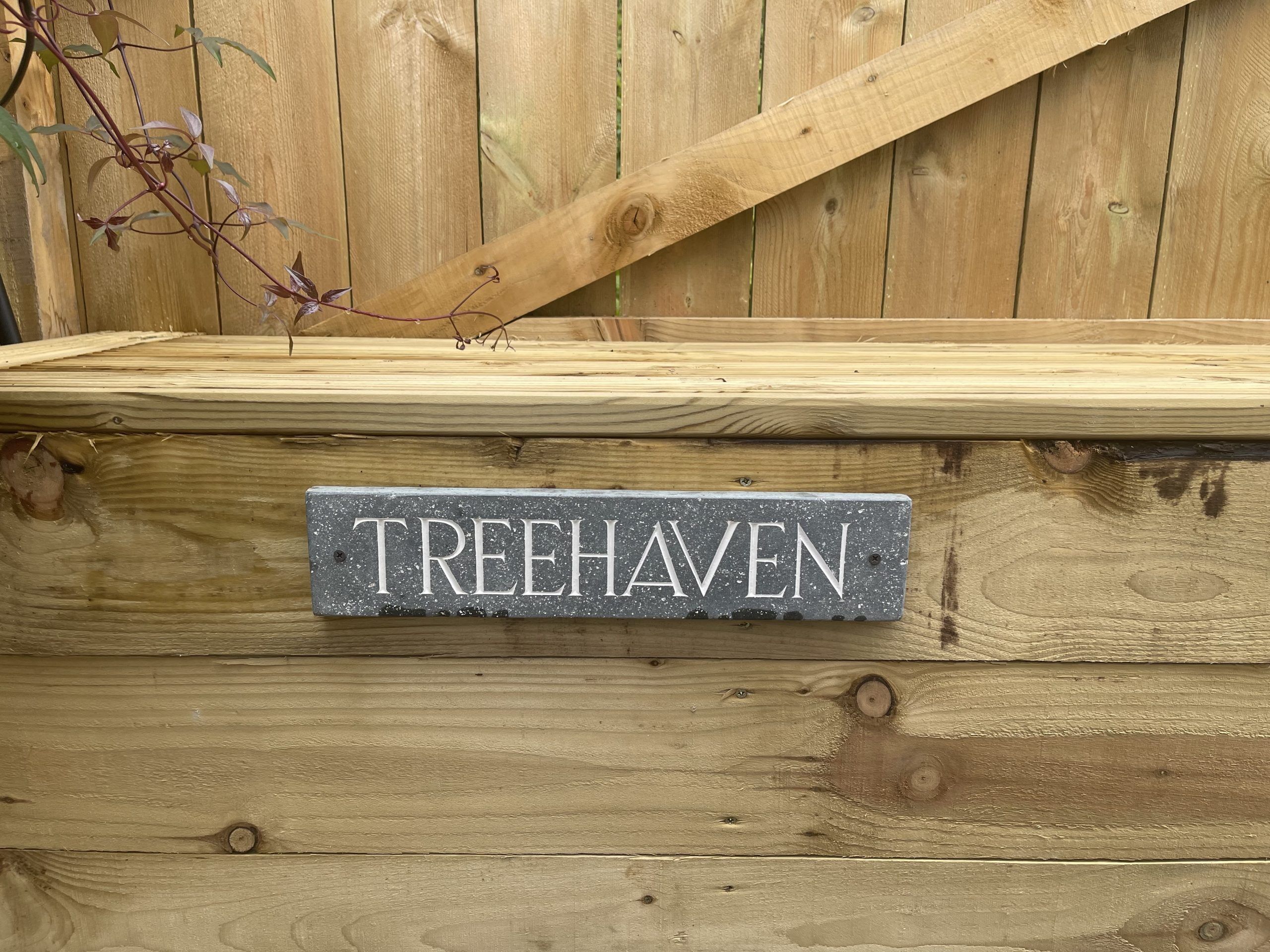 Superior-Chalet | Zimmersafe, individuell dekoriert, Schreibtisch, schallisolierte Zimmer