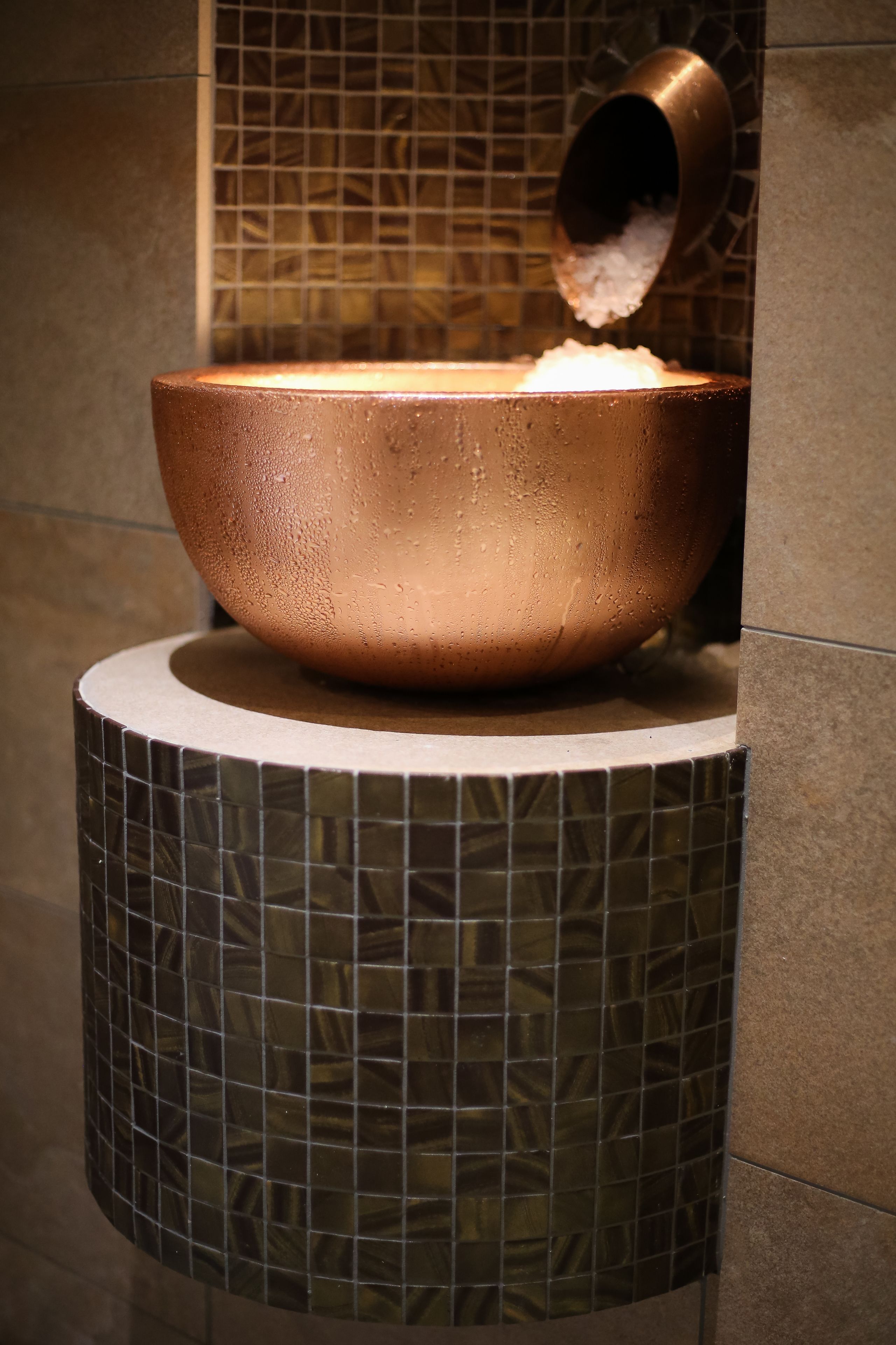 couples treatment room(s), sauna, hot tub, steam room, body treatments